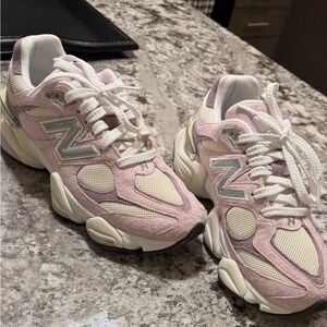 New Balance 9060 7.5 Men’s 9 Womens shoes NWOT